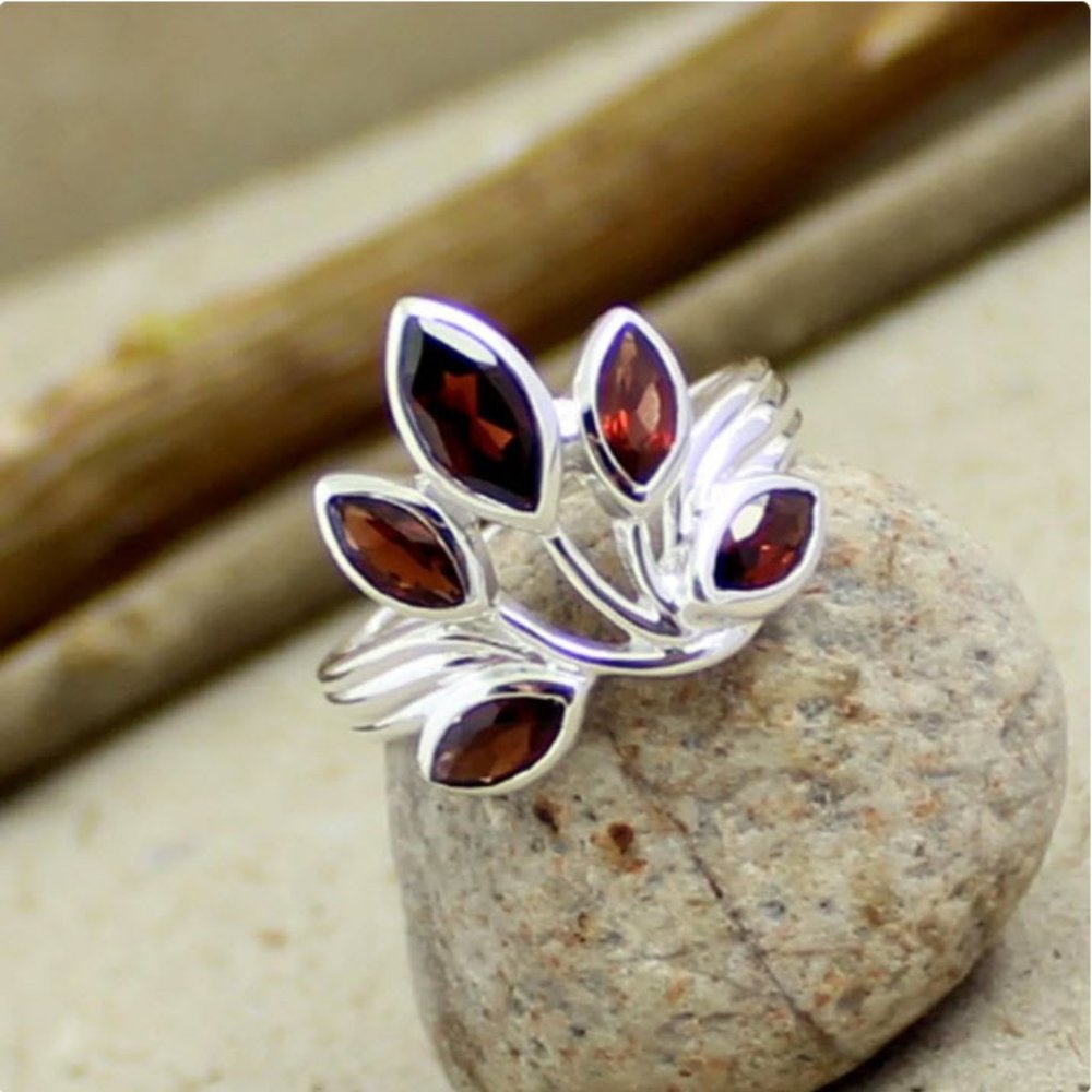 Garnet and Silver cocktail ring, Size 8.5
